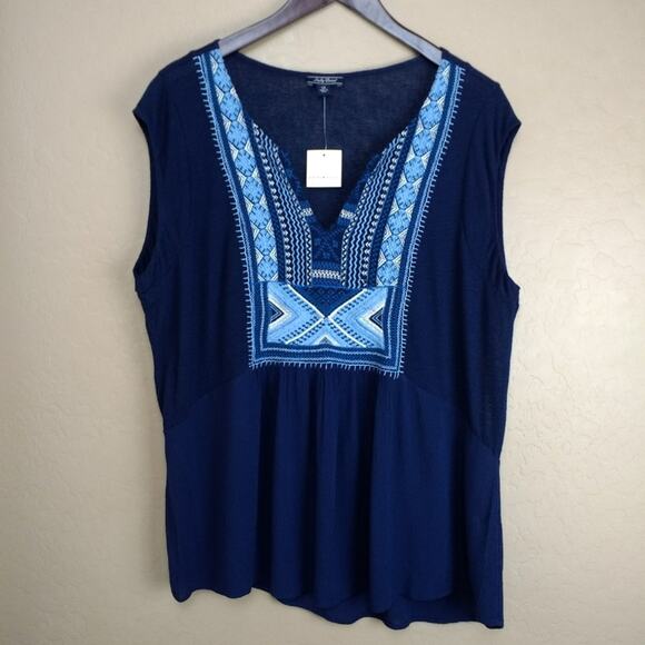 Lucky Brand Split Neck Embroidered Top - Picture 2 of 8